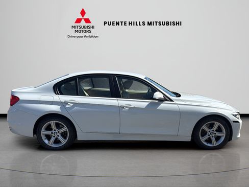 Used 2015 BMW 320i Sedan RWD image 4