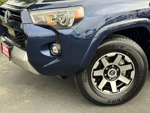 Used 2023 Toyota 4Runner TRD Off-Road AWD/4WD image 3
