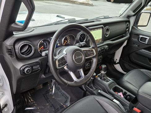 Used 2020 Jeep Wrangler Unlimited Sahara image 5