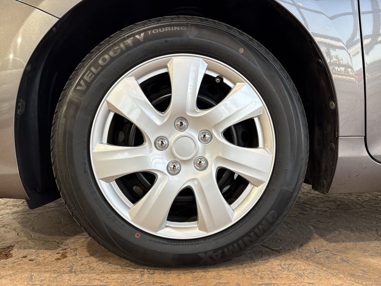 Used 2017 Toyota Camry LE FWD image 10