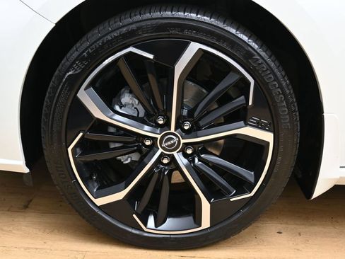 Used 2023 Nissan Altima 2.5 SR AWD/4WD image 12