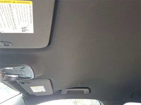 Used 2022 Chevrolet Traverse Premier image 32