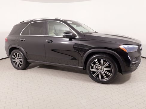 Used 2024 Mercedes-Benz GLE 450e 4MATIC image 9