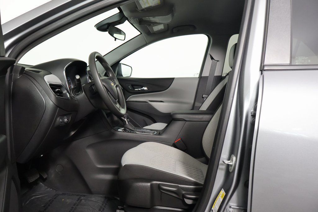 Used 2023 Chevrolet Equinox LS FWD image 10