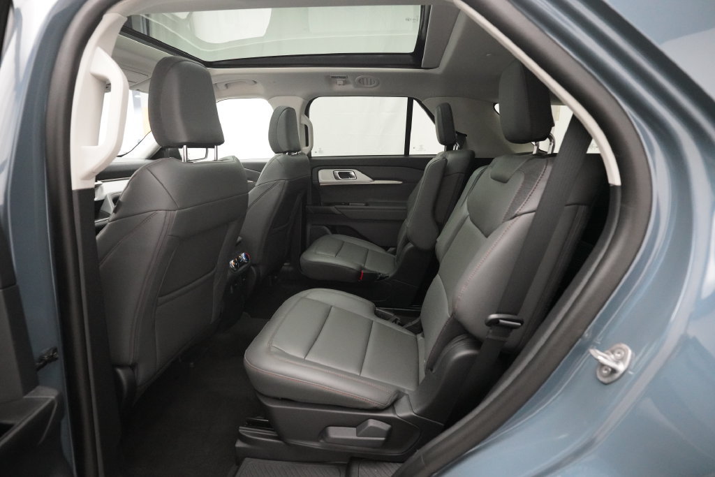 Used 2026 Ford Explorer Active w/ Active Comfort Package AWD/4WD image 16