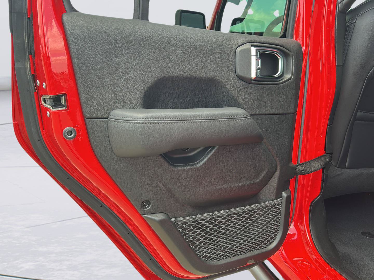 Used 2023 Jeep Wrangler Unlimited Sahara AWD/4WD image 21