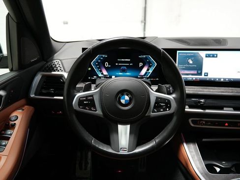 Used 2024 BMW X5 xDrive40i w/ M Sport Package AWD/4WD image 37