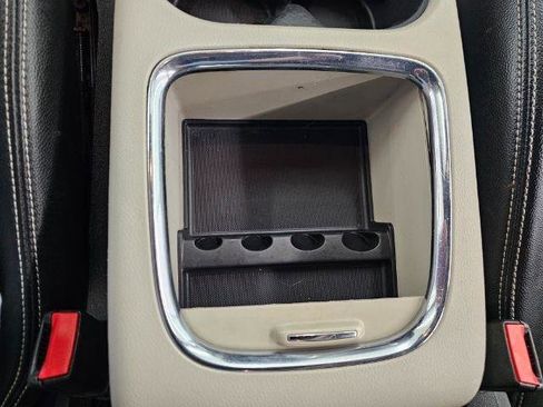 Used 2018 Dodge Grand Caravan SXT image 20