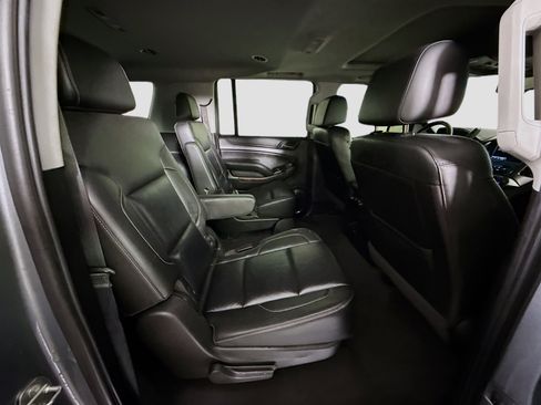 Used 2019 Chevrolet Suburban LT image 25