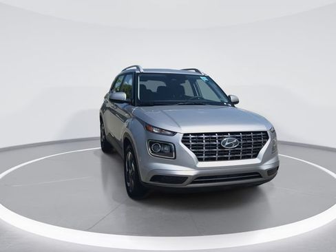 New 2026 Hyundai Venue SEL FWD image 2