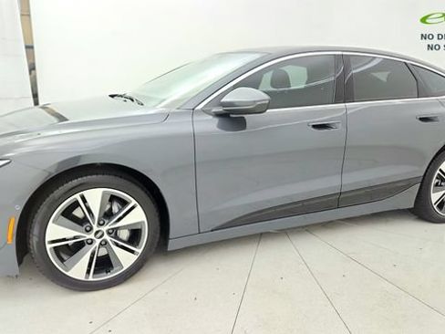 Used 2025 Audi A6 e-tron Premium Plus w/ Premium Plus RWD image 21