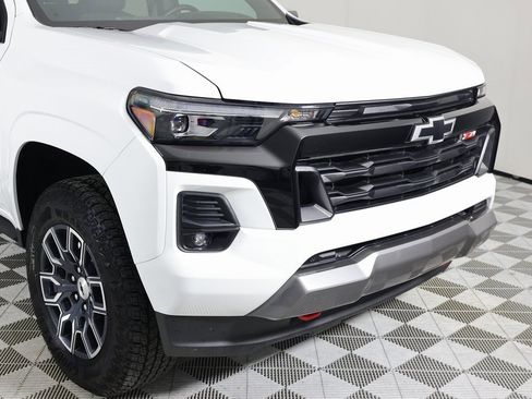 Used 2024 Chevrolet Colorado Z71 w/ Z71 Convenience Package 2 image 39