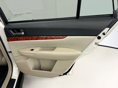 Used 2011 Subaru Outback 2.5i Limited w/ PWR Moonroof Pkg image 27