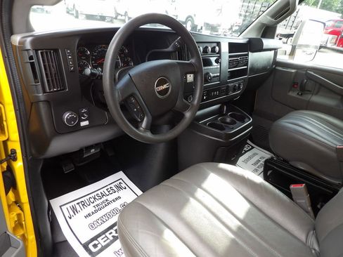 Used 2021 GMC Savana 3500 Extended w/ Power Convenience Package image 16