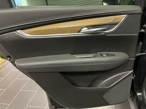 Used 2018 Cadillac XT5 Platinum image 10