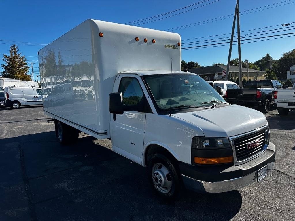 Used 2022 GMC Savana 3500 Extended w/ Power Convenience Package RWD image 6