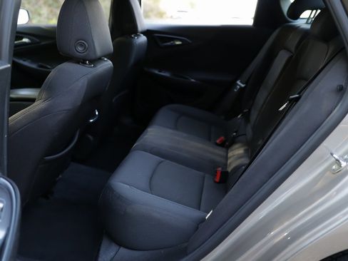 Used 2022 Chevrolet Malibu LT image 23