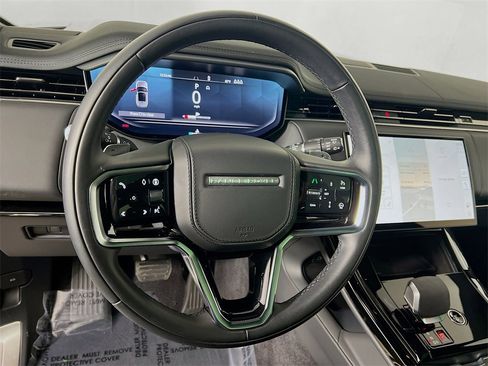 Used 2025 Land Rover Range Rover Sport SE image 11