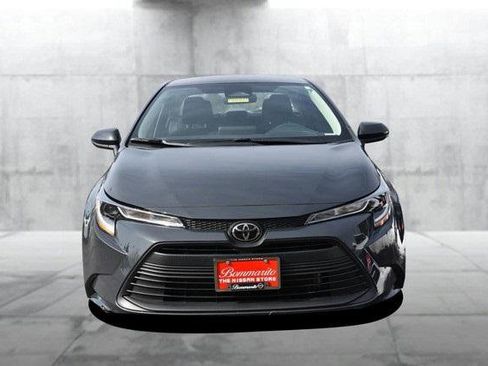 Used 2025 Toyota Corolla LE image 4