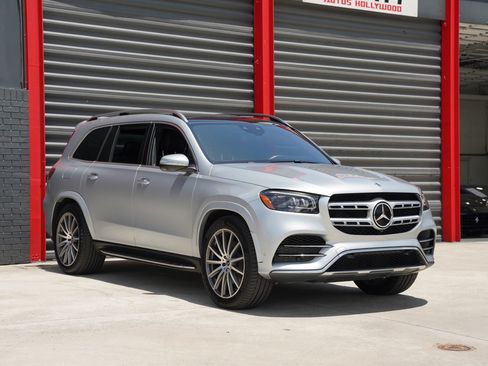 Used 2023 Mercedes-Benz GLS 580 4MATIC image 7