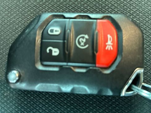 Used 2023 Jeep Gladiator Sport image 29