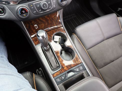 Used 2014 Chevrolet Impala LT image 49