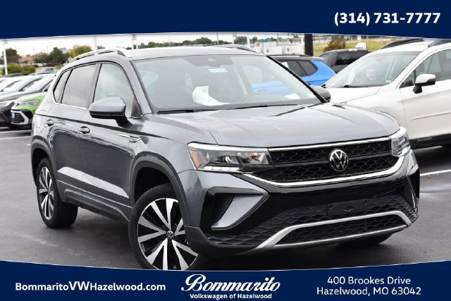Used 2023 Volkswagen Taos SE FWD image 1