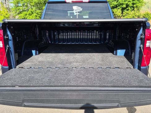 Used 2023 Chevrolet Silverado 1500 LT AWD/4WD image 12