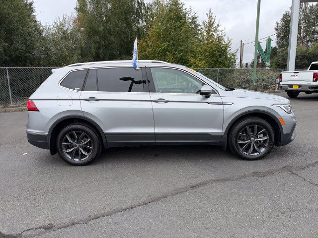 Used 2023 Volkswagen Tiguan SE AWD/4WD image 8