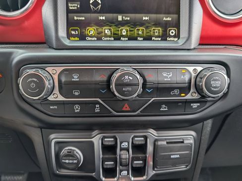 Used 2022 Jeep Wrangler Unlimited Rubicon image 27