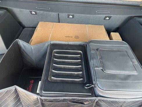 Used 2025 Toyota 4Runner Limited image 9