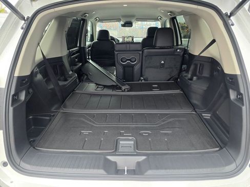 New 2025 Honda Pilot EX-L image 12