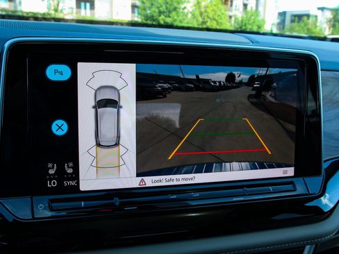 New 2026 Volkswagen Atlas SE FWD image 18