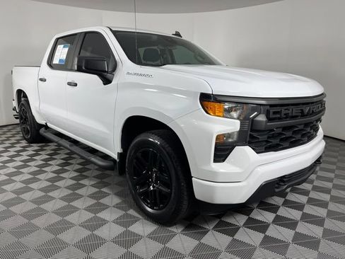 Used 2023 Chevrolet Silverado 1500 Custom RWD image 3