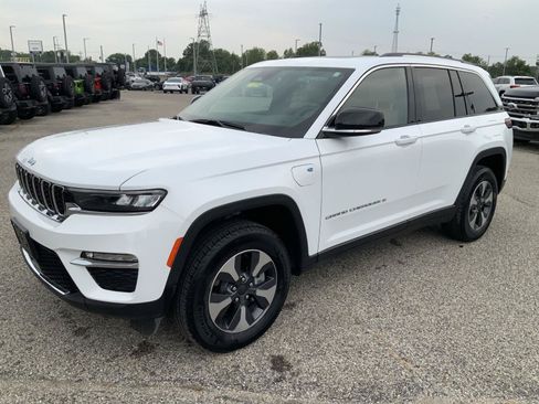 Used 2022 Jeep Grand Cherokee Limited 4xe AWD/4WD image 4