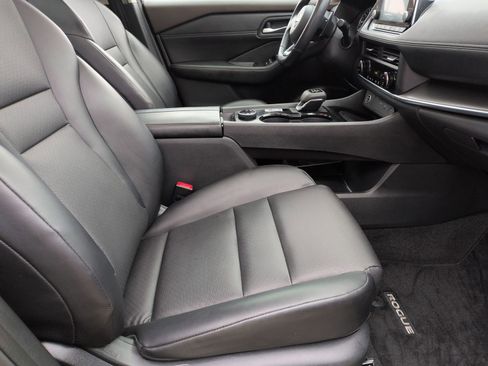 Certified 2023 Nissan Rogue SV w/ SV Premium B Package image 32