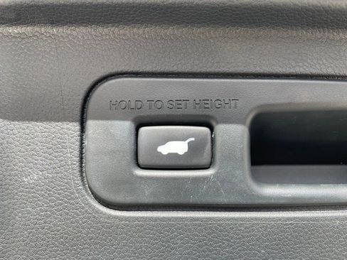 Used 2023 Honda Pilot EX-L image 7