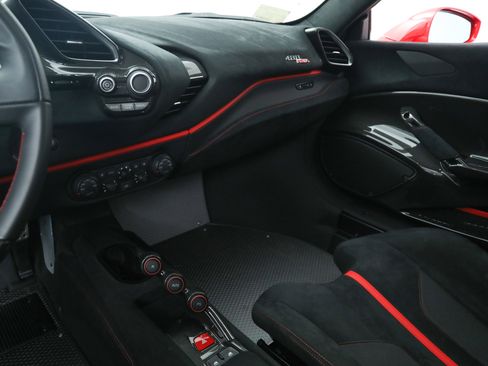 Certified 2020 Ferrari 488 Pista Coupe image 32
