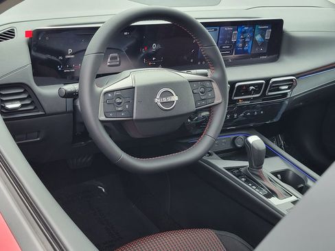 New 2026 Nissan Sentra SR w/ Floor Mat Package image 4