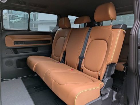 New 2025 Volkswagen ID. Buzz Pro S RWD image 15