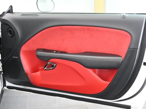 Used 2016 Dodge Challenger SRT Hellcat image 24