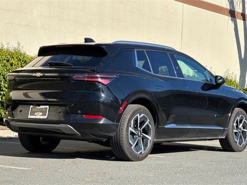 Certified 2024 Chevrolet Equinox EV LT image 4