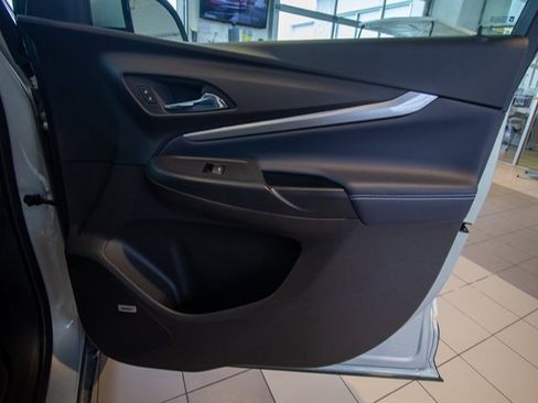 Used 2023 Chevrolet Bolt EUV Premier w/ Sun & Sound Package image 10