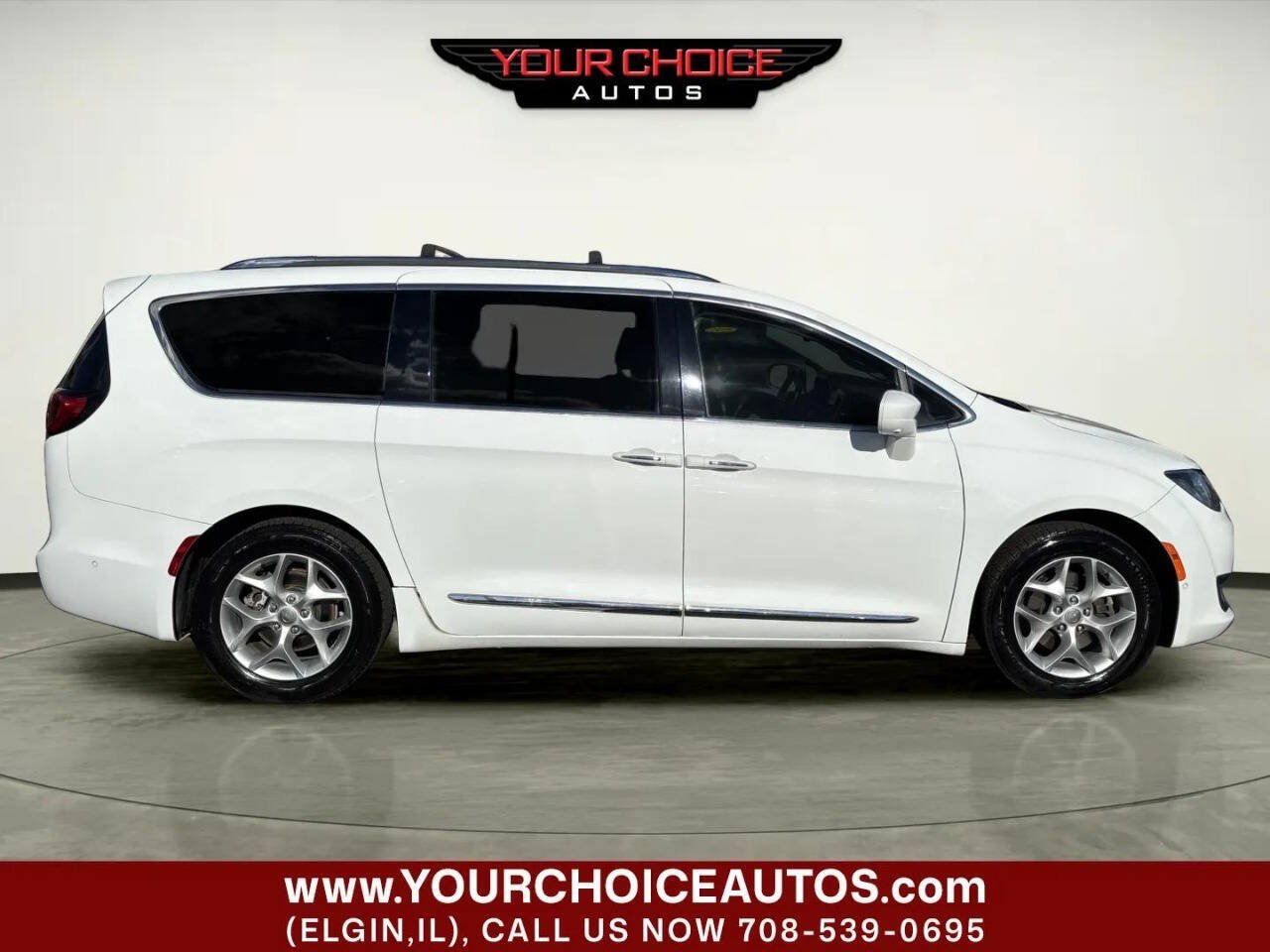 Used 2019 Chrysler Pacifica Touring-L Plus w/ Advanced Safetytec Group FWD image 9