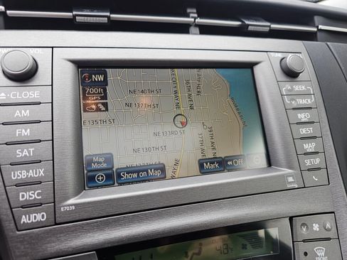 Used 2015 Toyota Prius Four w/ Deluxe Solar Roof Package image 26