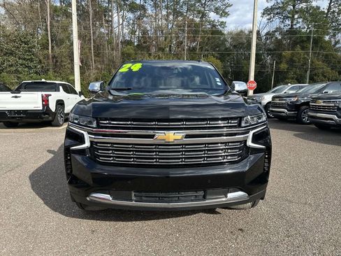 Used 2024 Chevrolet Suburban Premier image 11