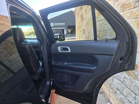 Used 2015 Ford Explorer Limited image 11