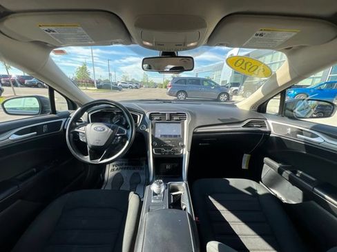 Used 2020 Ford Fusion SE FWD image 18