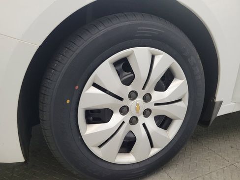 Used 2014 Chevrolet Cruze LS FWD image 31