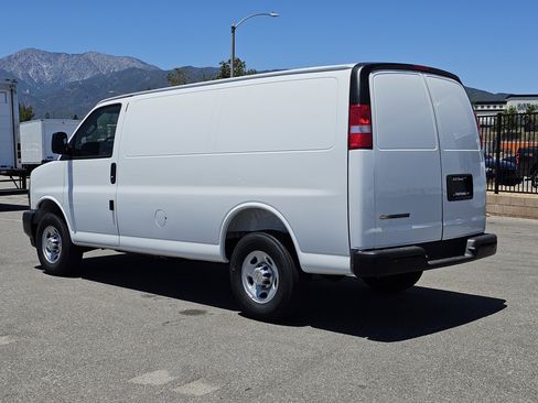 New 2025 Chevrolet Express 2500 Extended w/ Communications Package RWD image 5